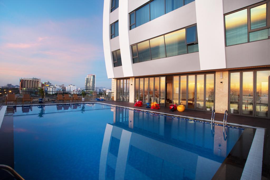 khách sạn 4 sao mặt biển Đà Nẵng có hồ bơi giá rẻ - khách sạn Serene Đà Nẵng